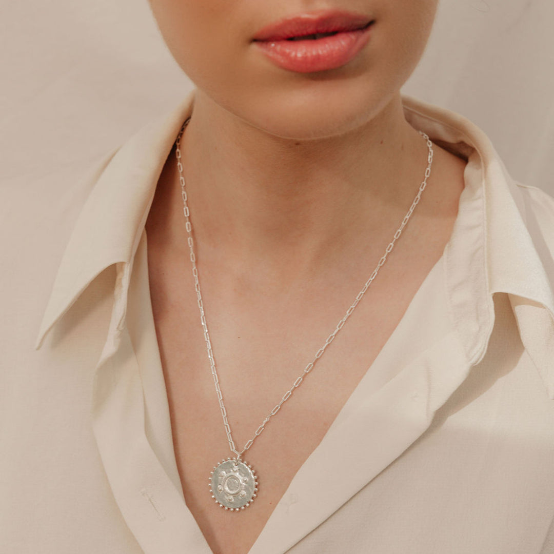 Noor Silver Necklace (Rectangular Chain)